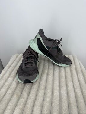 Lululemon Blissfeel “Winter Edition” gray/teal running shoes size 9.5